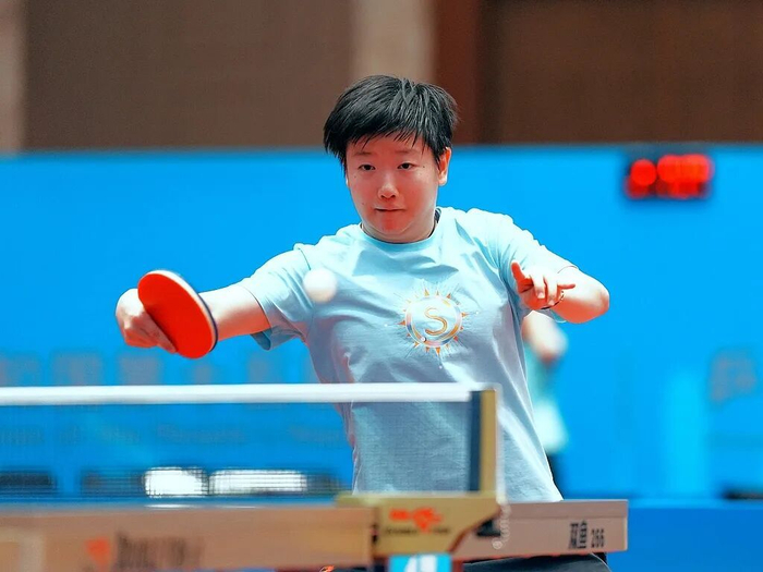 孙颖莎复出首秀出彩，那不勒斯主场鏖战广厦男篮，豪取30连胜的简单介绍